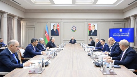 Əli Əsədov iclas KEÇİRDİ 