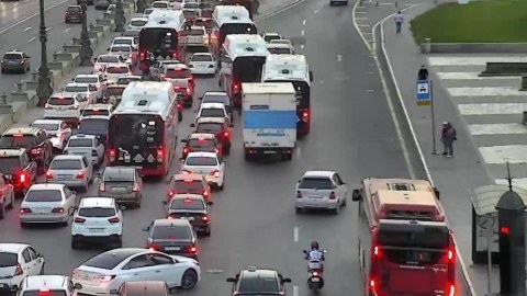 Bu dəfə 150-yə yaxın avtobus tıxacda qaldı