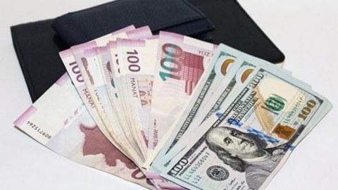 Əhalinin banklardakı əmanətləri azalır