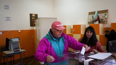 Bolqarıstanda seçkilər başa çatdı - Qərbyönümlü qüvvələr öndədir