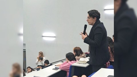 Ermənistan səfiri gənclərimizin sərt etirazı ilə qarşılaşdı