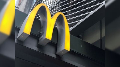 "McDonald's"da ixtisarlar başladı