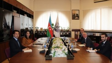 Ombudsman Əfv Komissiyasına müraciət edib