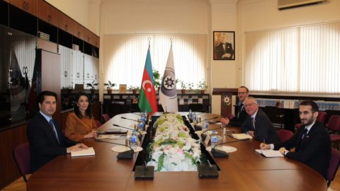 Britaniya səfiri Ombudsmanla görüşdən yazdı