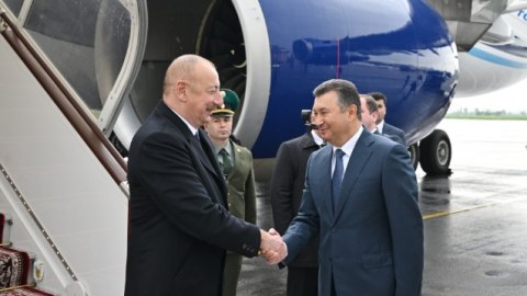 İlham Əliyev Tacikistana getdi