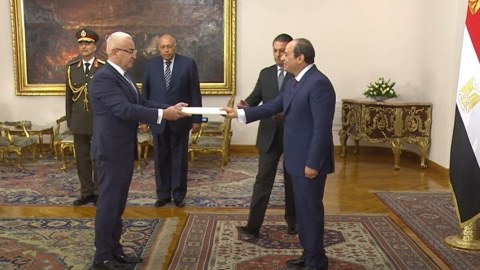 Səfirimiz etimadnaməsini Sisiyə təqdim etdi