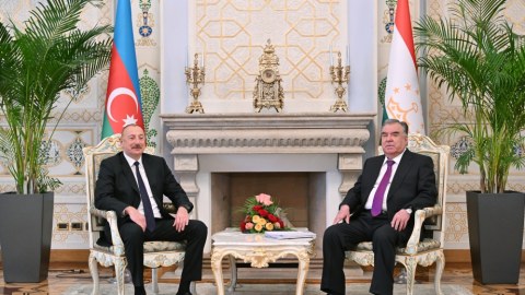 İlham Əliyev Rəhmonla təkbətək görüşdü