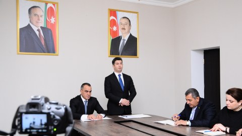 Naftalanda sakinlərlə növbəti səyyar qəbul keçirilib - FOTOLAR