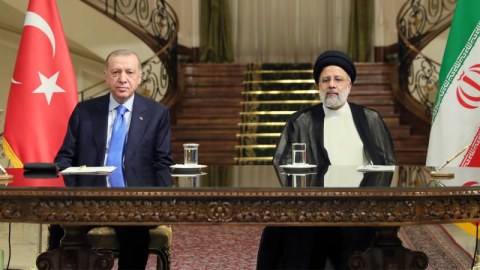 Ərdoğan İran prezidenti ilə danışıqlar apardı