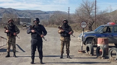 Füzuliyə icazəsiz keçən şəxs həbs edildi - FOTO