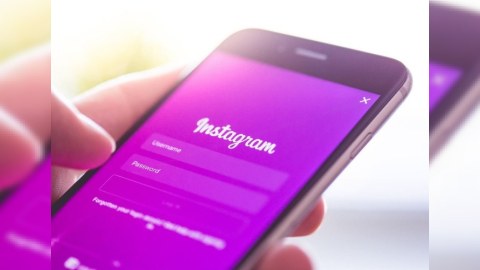 “Instagram” bir gündə 44 milyon mavi işarə satıb