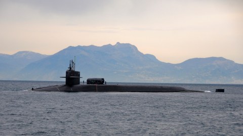 Qanadlı raketlər daşıyan ABŞ gəmisi Yaxın Şərqə gəldi