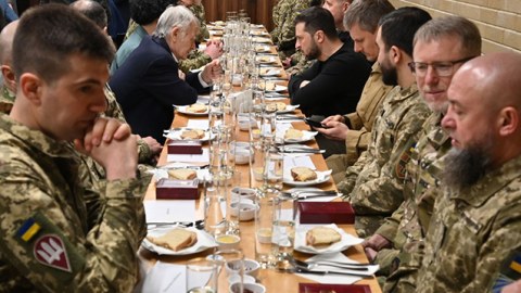 Zelenski müsəlmanlarla birgə iftar süfrəsində