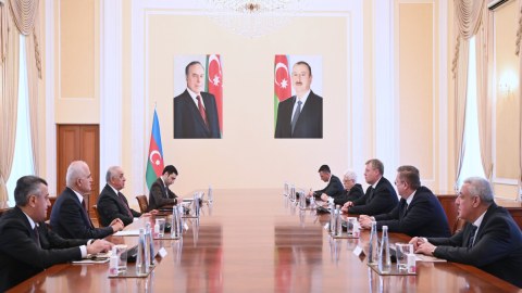 Əli Əsədov Həştərxan qubernatoru ilə görüşdü