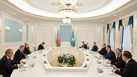 İlham Əliyev Tokayevlə görüş keçirdi - YENİLƏNİB