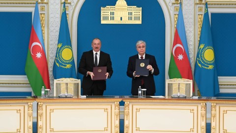 Qazaxıstan Bakı vasitəsilə neft tədarükünü ARTIRACAQ