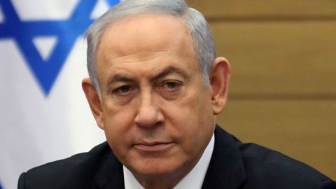 Netanyahu ona qarşı çıxan naziri vəzifədə saxladı