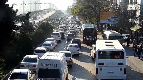 200-dən çox avtobus TIXACDA qalıb