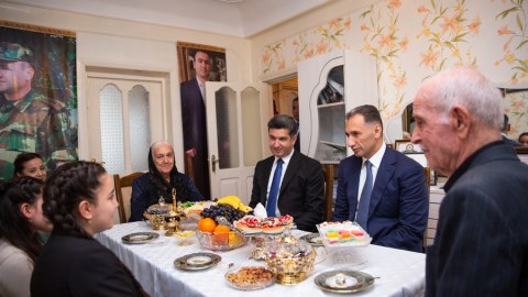 Nazir Naftalanda iki övladı şəhid olmuş ailəni ziyarət edib