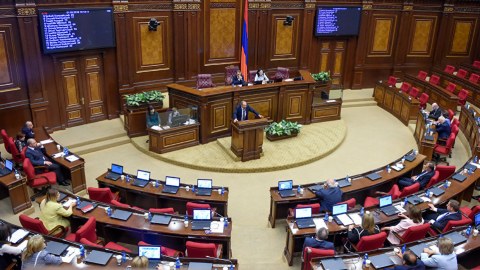 Erməni deputatlar atışma bölgəsinə gəldi