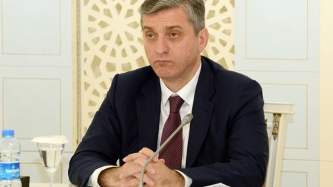 Vüqar Gülməmmədov parlamentdə hesabat verir 
