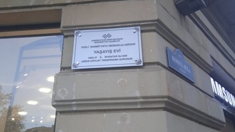 Tarixi binaya qanunsuz müdaxilənin qarşısı alındı