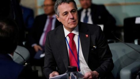 İsveçrə Ukraynaya 1,7 milyard dollar verəcək