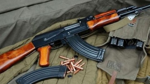 Bakı sakini “Kalaşnikov”la saxlanıldı