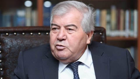  Sabir Rüstəmxanlı: Televiziya cəmiyyəti parçalayır 