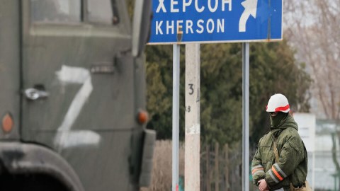 Ruslar yenə Xersonu vurdu - Qadınlar öldü