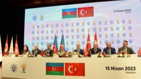 YAP və AKP arasında əməkdaşlıq müzakirəsi