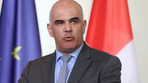 İsveçrə Ukraynaya silah ixracına icazə verməyəcək