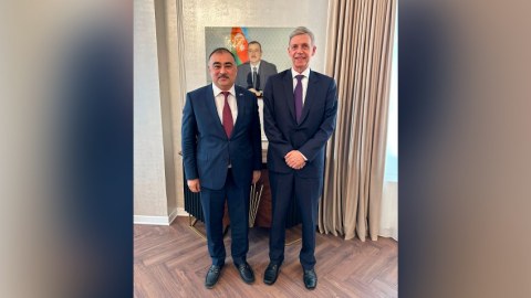 Azərbaycan və Norveç səfirləri arasında müzakirə