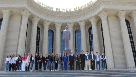 GDU-nun tələbələri Heydər Əliyev Mərkəzində - FOTOLAR