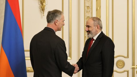 Paşinyan ABŞ rəsmisi ilə sülhdən danışdı