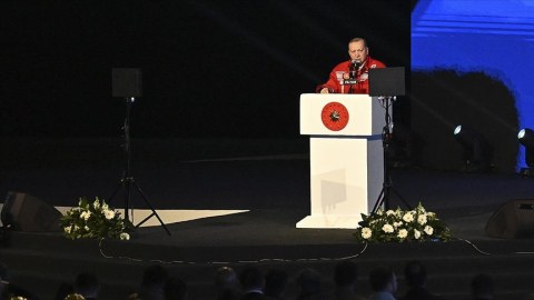 Qara dənizdən çıxarılan qaz ilk dəfə quruya çatdırıldı