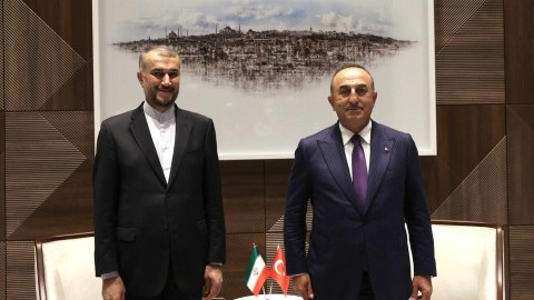 Çavuşoğlu iranlı həmkarı ilə regional mövzuları müzakirə etdi 