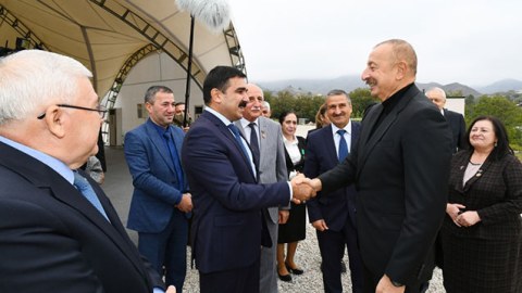 Biz nəyi nə zaman edəcəyimizi yaxşı bilirik