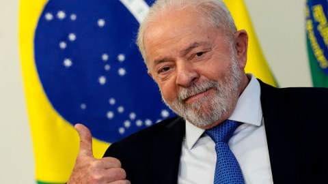 Prezident Kırımla bağlı mövqeyini dəyişdi