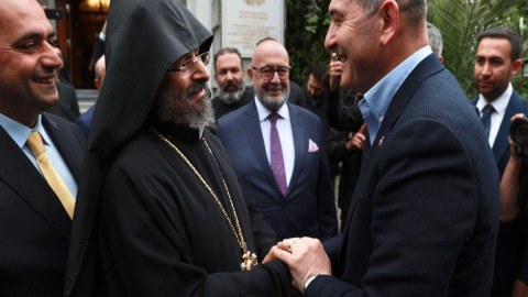 Süleyman Soylu erməni patriarxla görüşdü