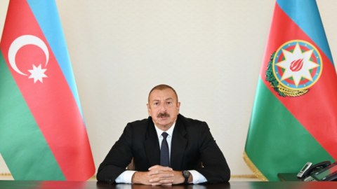 Prezident gömrüklə bağlı fərman İMZALADI