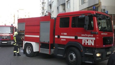 Çoxmərtəbəli yaşayış binasında YANĞIN