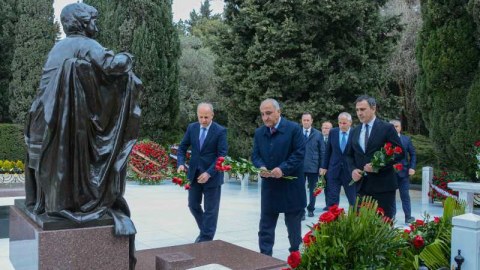 UNEC-də Zərifə Əliyevanın anadan olmasının 100 illiyinə həsr olunan tədbir keçirilib - FOTOLAR