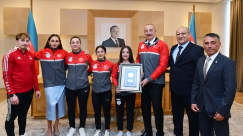 Prezidentlə birinci xanımın türkiyəli idmançılarla görüşündən FOTOLAR