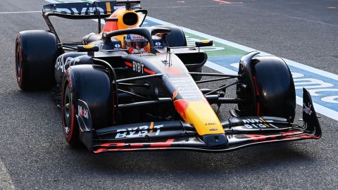 “Formula 1”: Ferstappen liderliyini möhkəmləndirib
