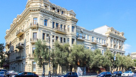 Neftçilər prospektinin bir hissəsi açıldı 