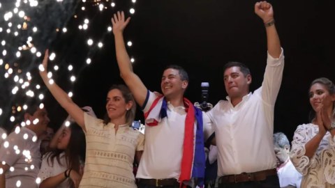 Paraqvayda prezident seçkiləri: Hakim partiya qalib gəldi 