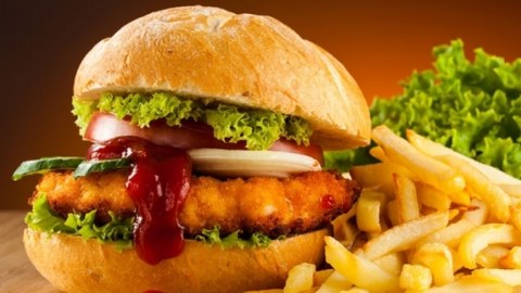 “Fast food” mədə-bağırsaq xəstəliyi yaradır