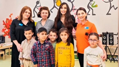 Leyla Əliyeva Erkən Müdaxilə Mərkəzində olub - FOTOLAR