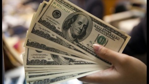 Dünya dollardan imtina edir